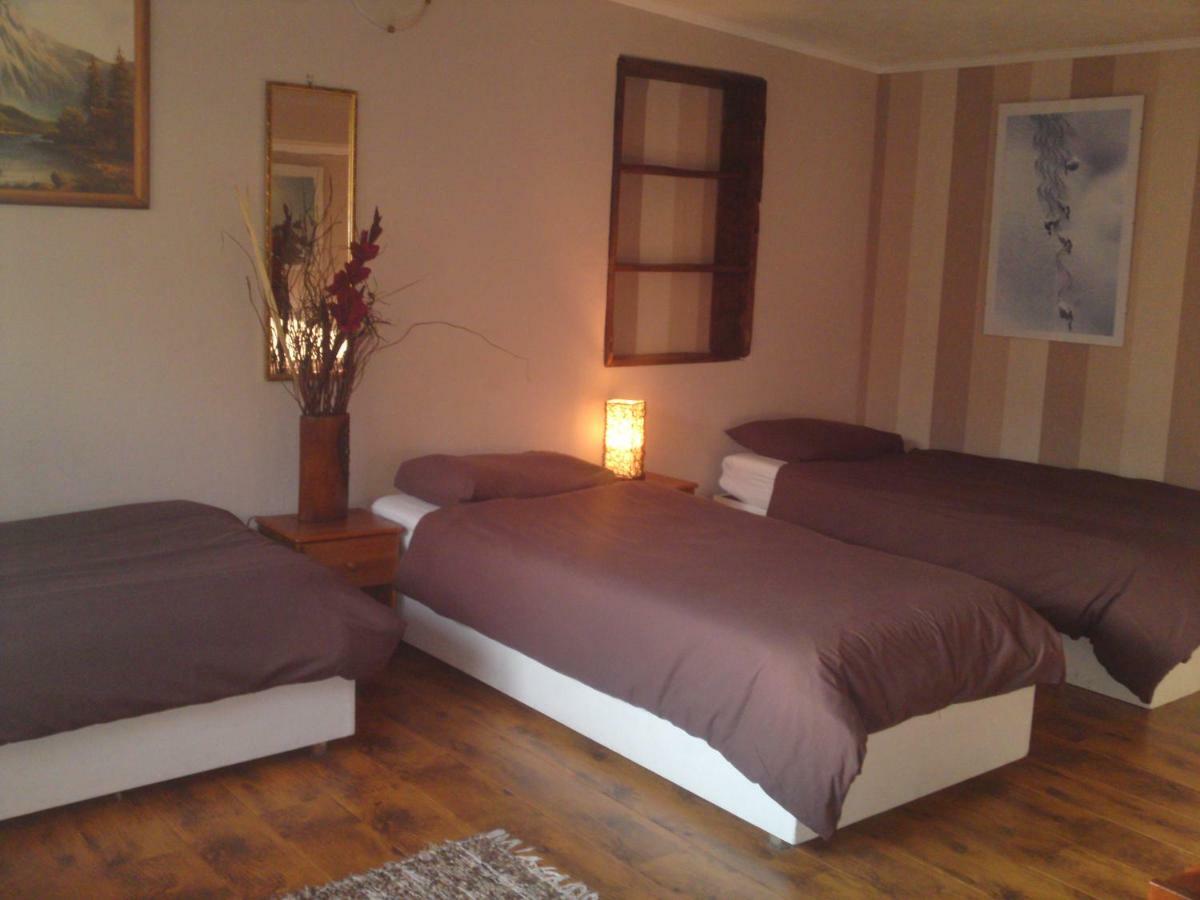 Mikulas Guest House Liptovský Mikuláš エクステリア 写真