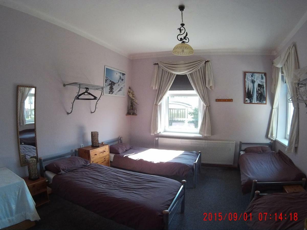 Mikulas Guest House Liptovský Mikuláš エクステリア 写真